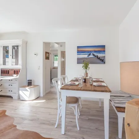 Feriehus Ferienhaus, Ostseebad Sellin, Ruegen, Faehrhaus, *