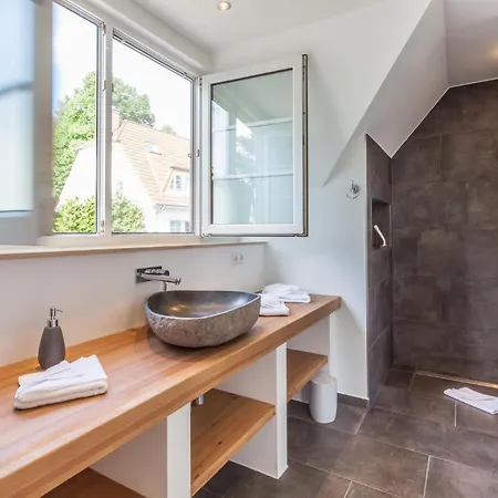 Feriehus Ferienhaus, Ostseebad Sellin, Ruegen, Faehrhaus, *